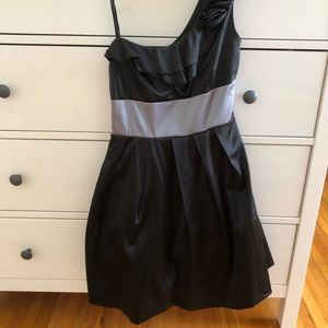 Alyn Paige off shoulder black evening mini cocktail flare dress, size 9/10 party